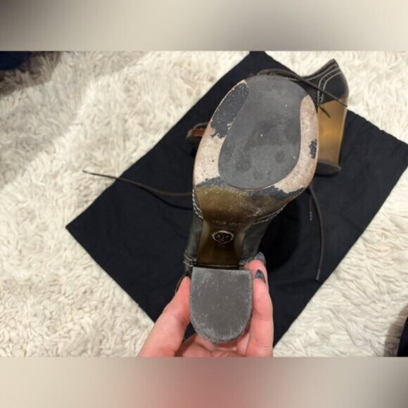 VINTAGE- DOLCE & GABANA HEELS - Picture 5 of 16